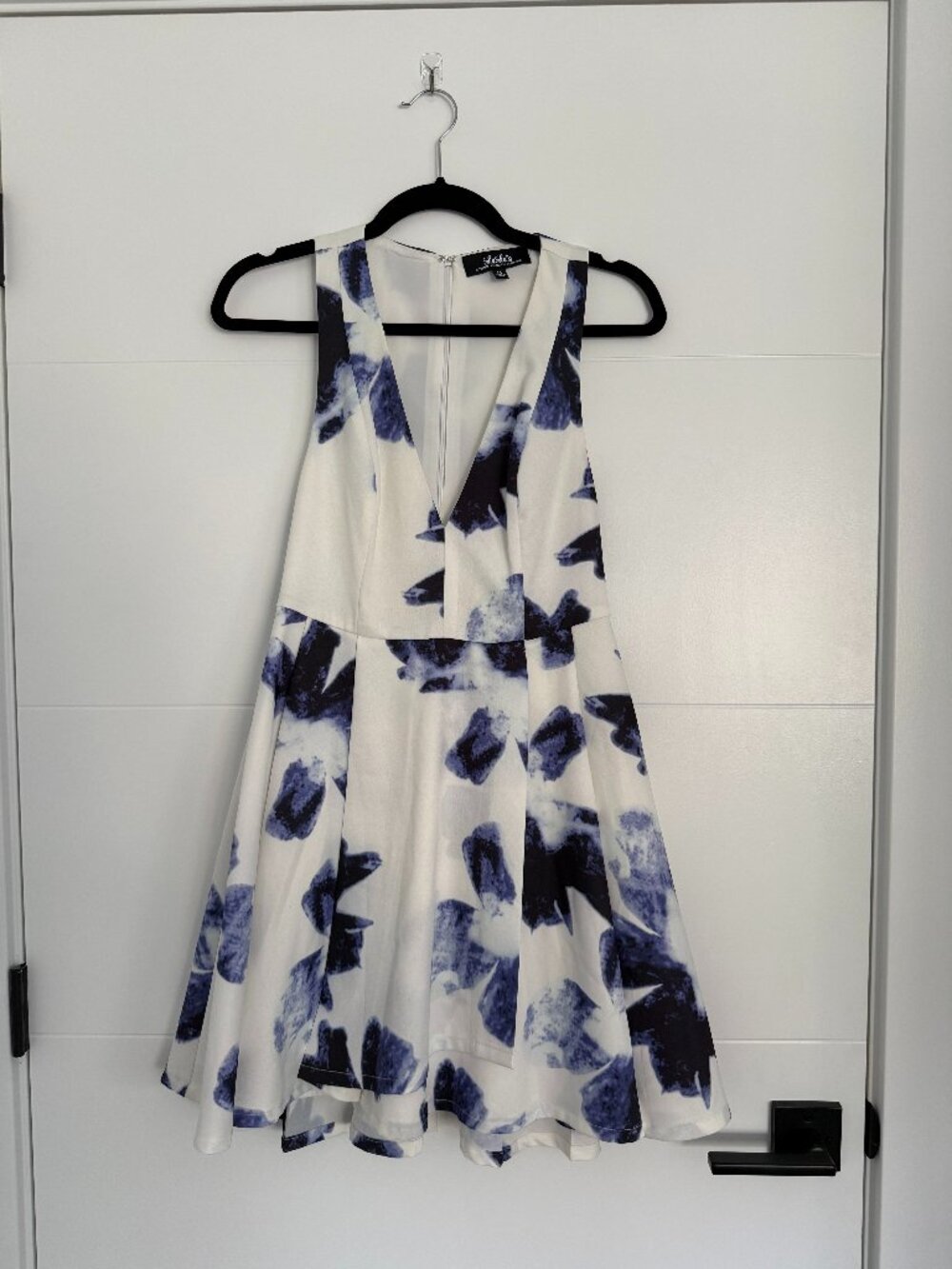 LuLu's White & Navy Floral Fit & Flare Dress - Size Medium